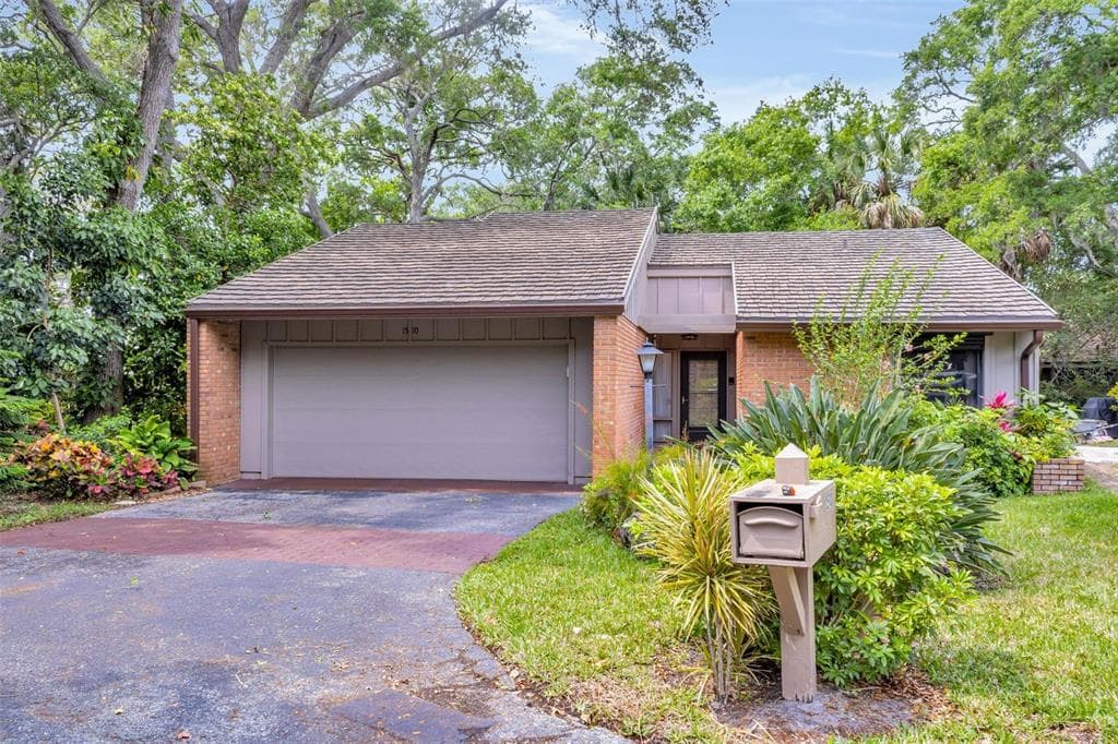 1510 BLUE OAK LANE