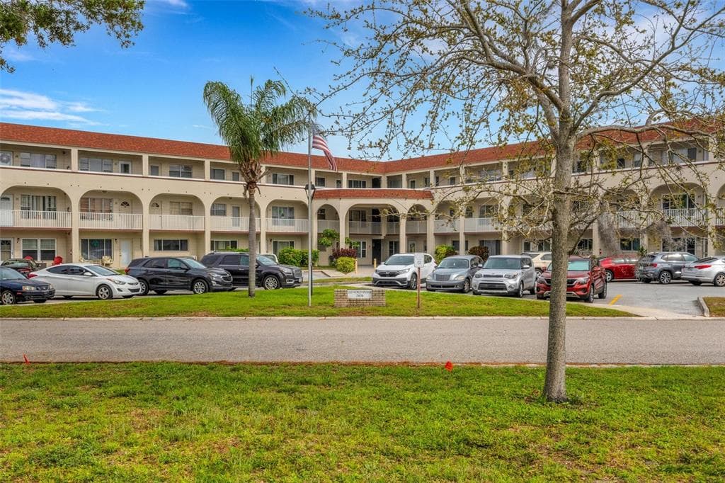 2434 AUSTRALIA WAY E UNIT 16 CLEARWATER, FL 33763