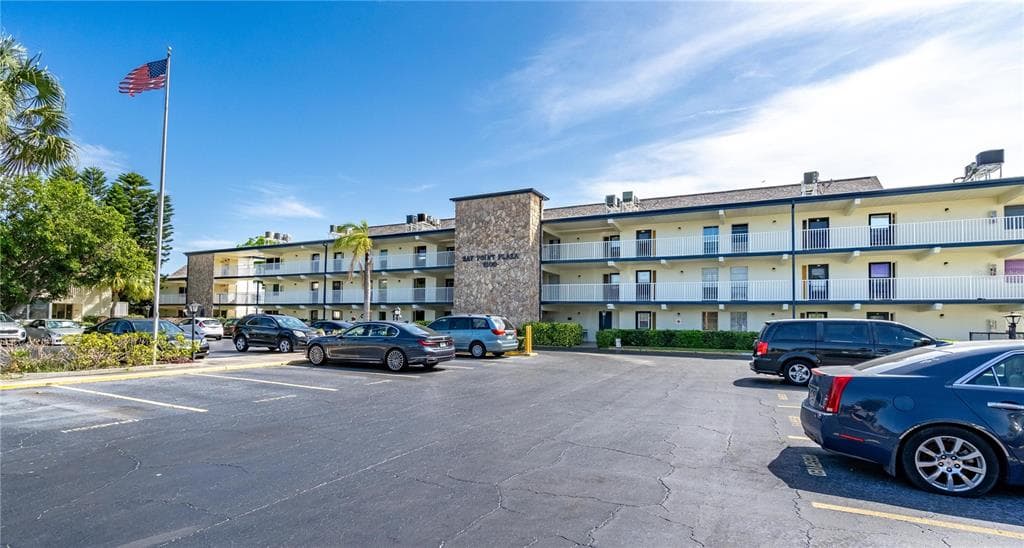 6100 12TH STREET S UNIT 114 ST PETERSBURG, FL 33705