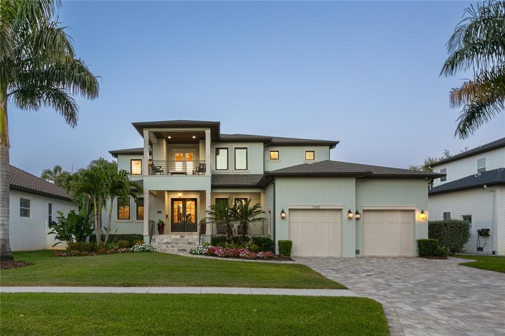 1045 CORDOVA BOULEVARD NE ST PETERSBURG, FL 33704