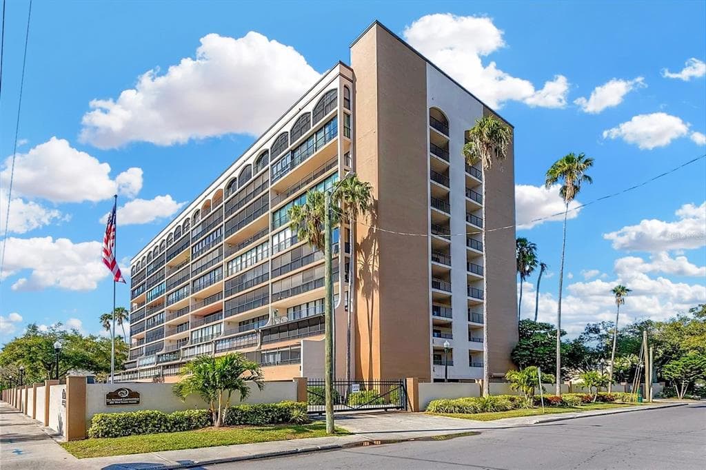 3211 W SWANN AVENUE UNIT 203