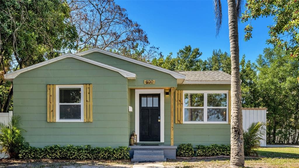 400 HAMPTON AVENUE NE ST PETERSBURG, FL 33703