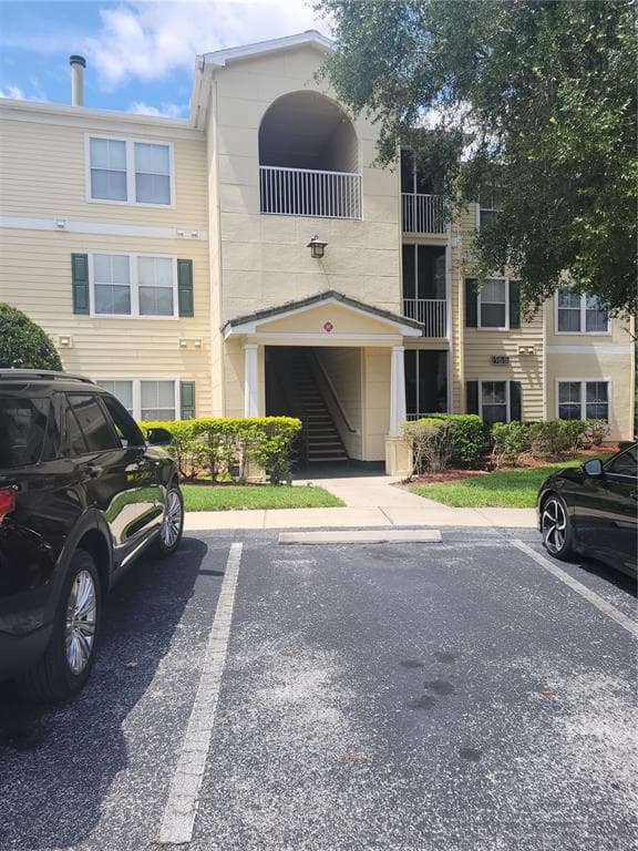 18285 BRIDLE CLUB DRIVE UNIT 18285 TAMPA, FL 33647
