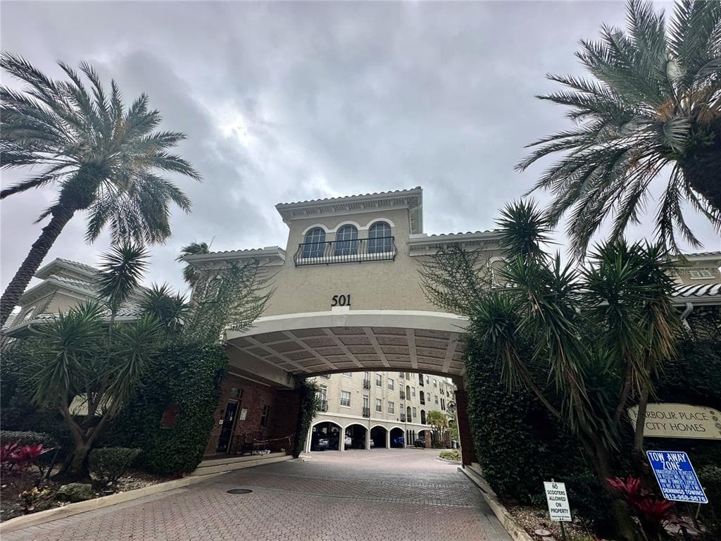 501 KNIGHTS RUN AVENUE UNIT 2201 TAMPA, FL 33602