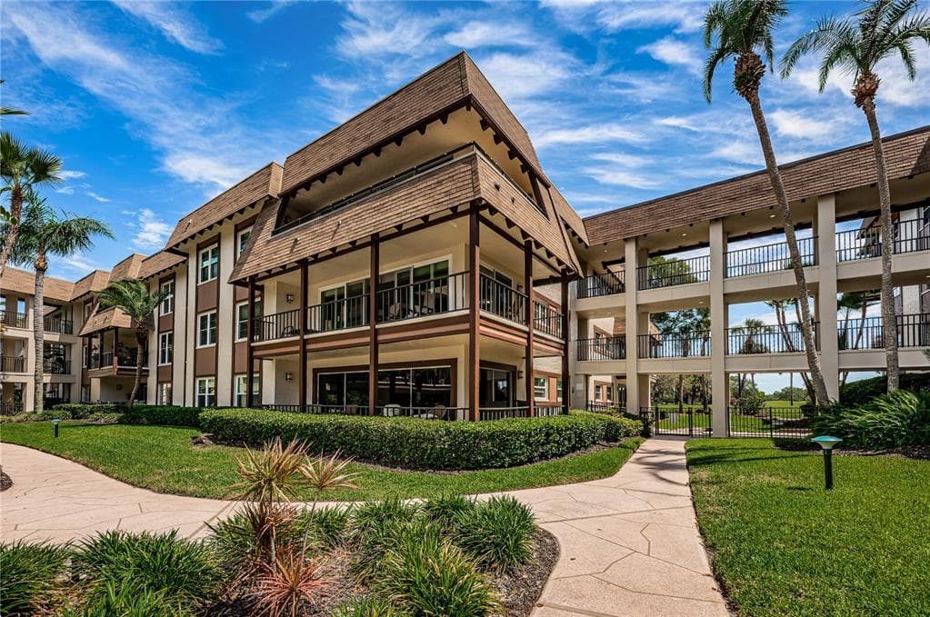 3035 COUNTRYSIDE BOULEVARD UNIT 31B CLEARWATER, FL 33761