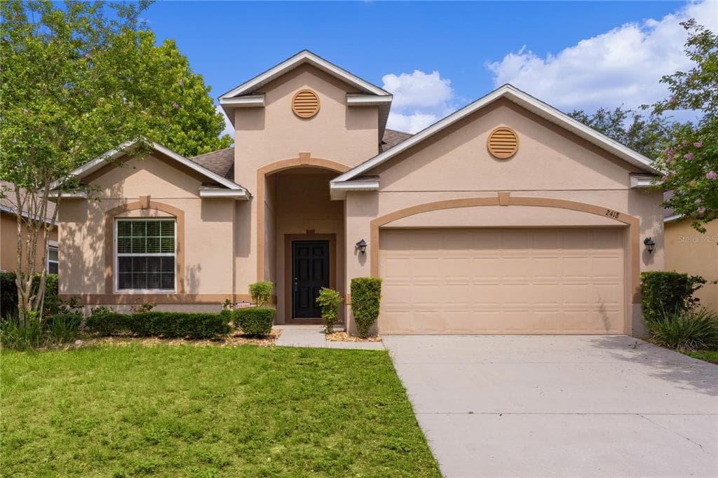 2418 NORWOOD PLACE TAVARES, FL 32778