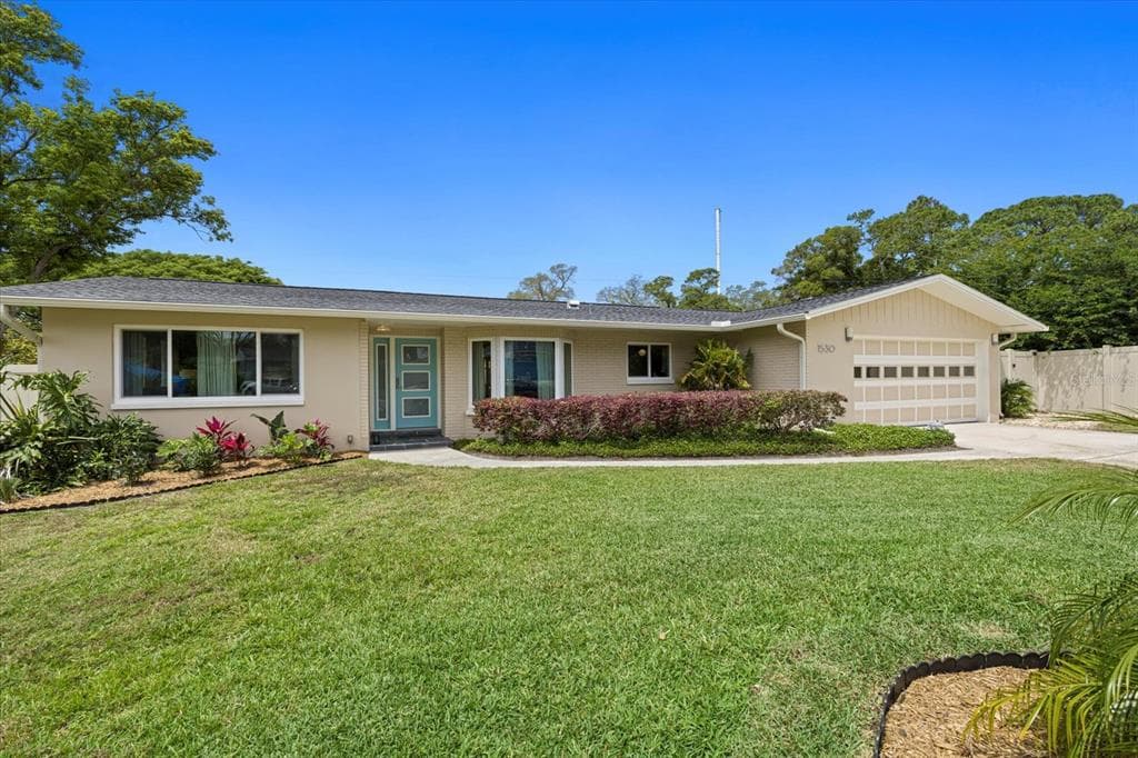 1530 HUNTER LANE