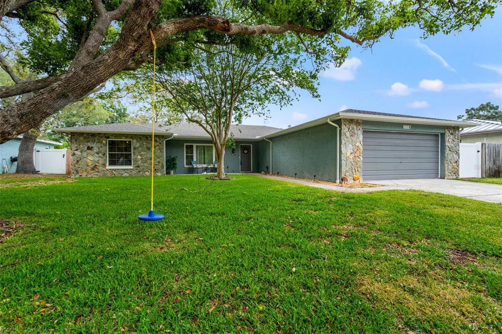 9667 123RD WAY SEMINOLE, FL 33772
