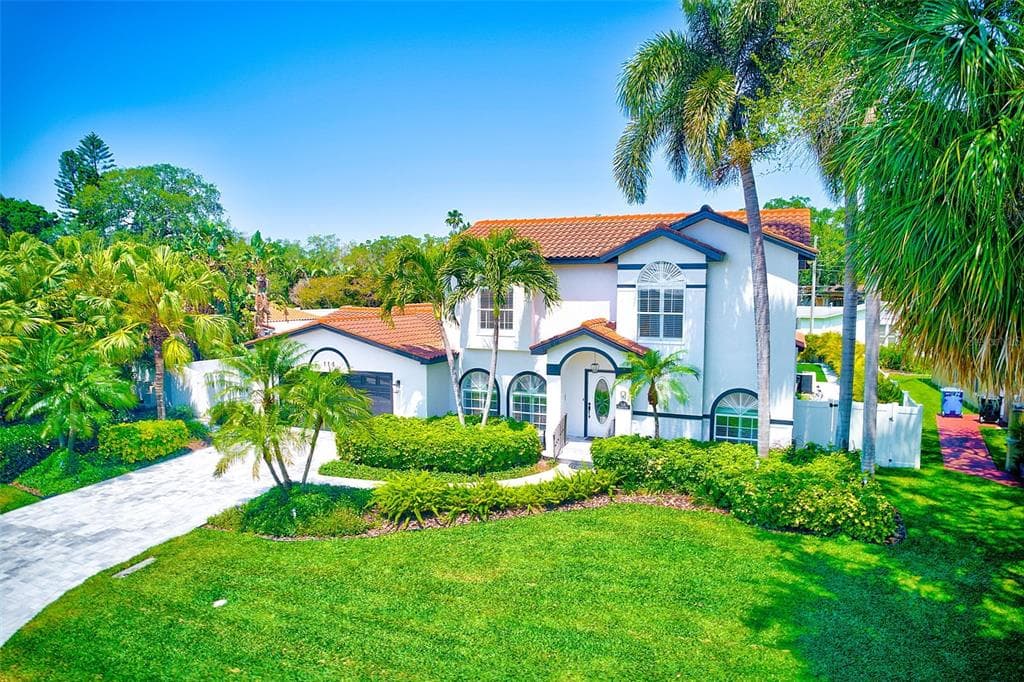 114 GIRALDA BOULEVARD NE