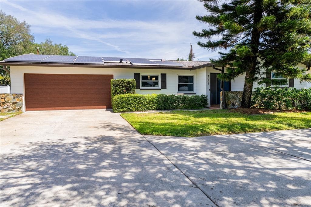 1069 40TH AVENUE NE ST PETERSBURG, FL 33703