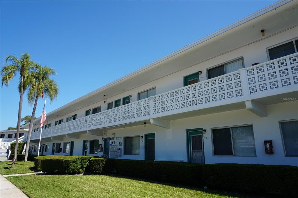 8405 112TH STREET UNIT 205 SEMINOLE, FL 33772