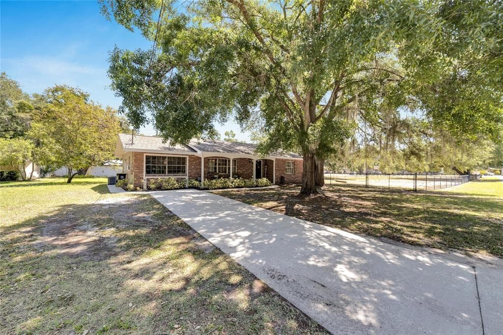 5405 SUNSET WAY N LAKELAND, FL 33805