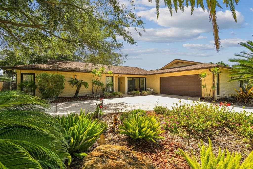 3716 LAKE PADGETT DRIVE LAND O LAKES, FL 34639