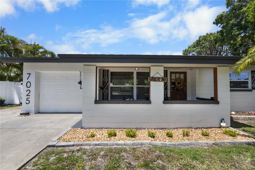 7025 35TH TERRACE N ST PETERSBURG, FL 33710