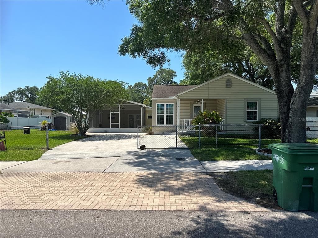 2209 GORDON STREET TAMPA, FL 33605