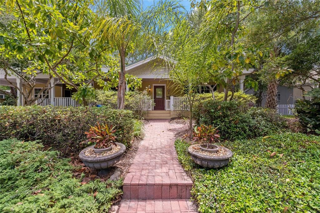 717 WILKIE STREET DUNEDIN, FL 34698
