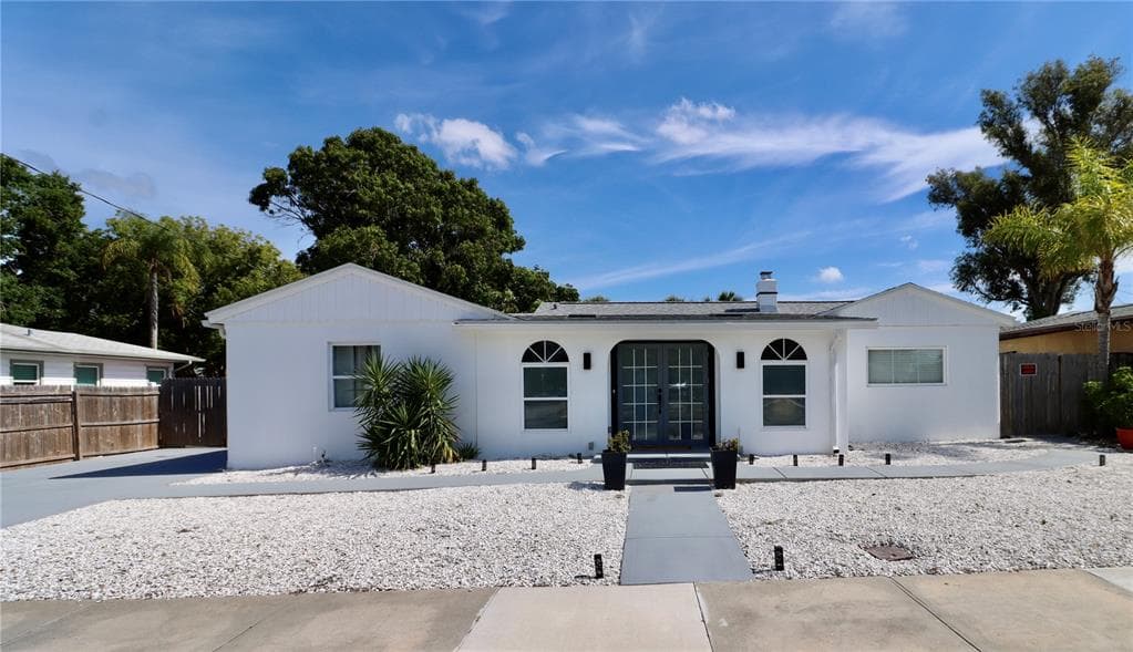 400 SUNBURST COURT CLEARWATER, FL 33755