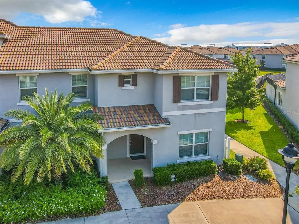 4883 ROMEO CIRCLE