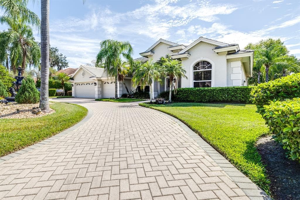 5406 BLUE HERON LANE WESLEY CHAPEL, FL 33543