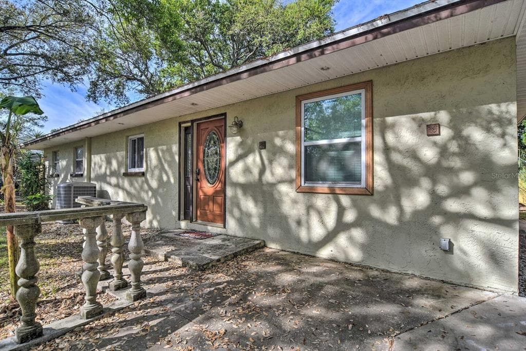5120 RENA STREET N ST PETERSBURG, FL 33709