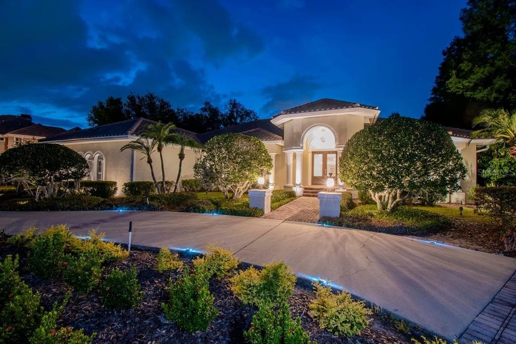 18124 LONGWATER RUN DRIVE TAMPA, FL 33647