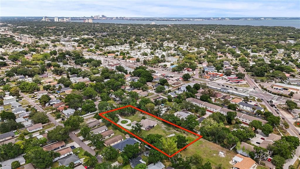 3902 W ELROD AVENUE TAMPA, FL 33616