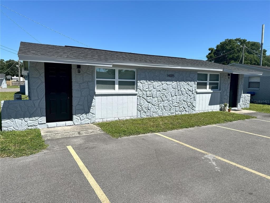 14003 SANDY COURT UNIT B TAMPA, FL 33613