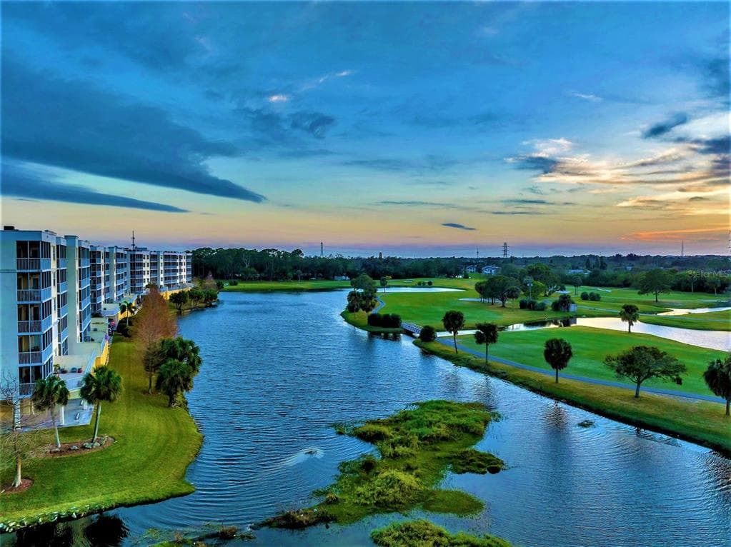1200 COUNTRY CLUB DRIVE UNIT 5105 LARGO, FL 33771