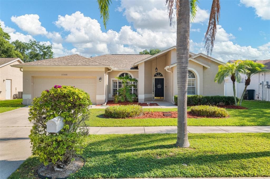 11306 GLENMONT DRIVE TAMPA, FL 33635
