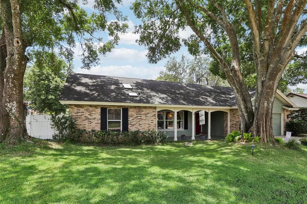 1313 CAMBRON DRIVE VALRICO, FL 33596