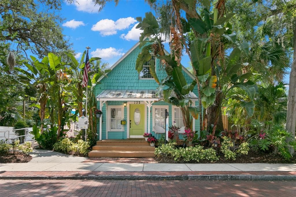 135 4TH AVENUE N SAFETY HARBOR, FL 34695