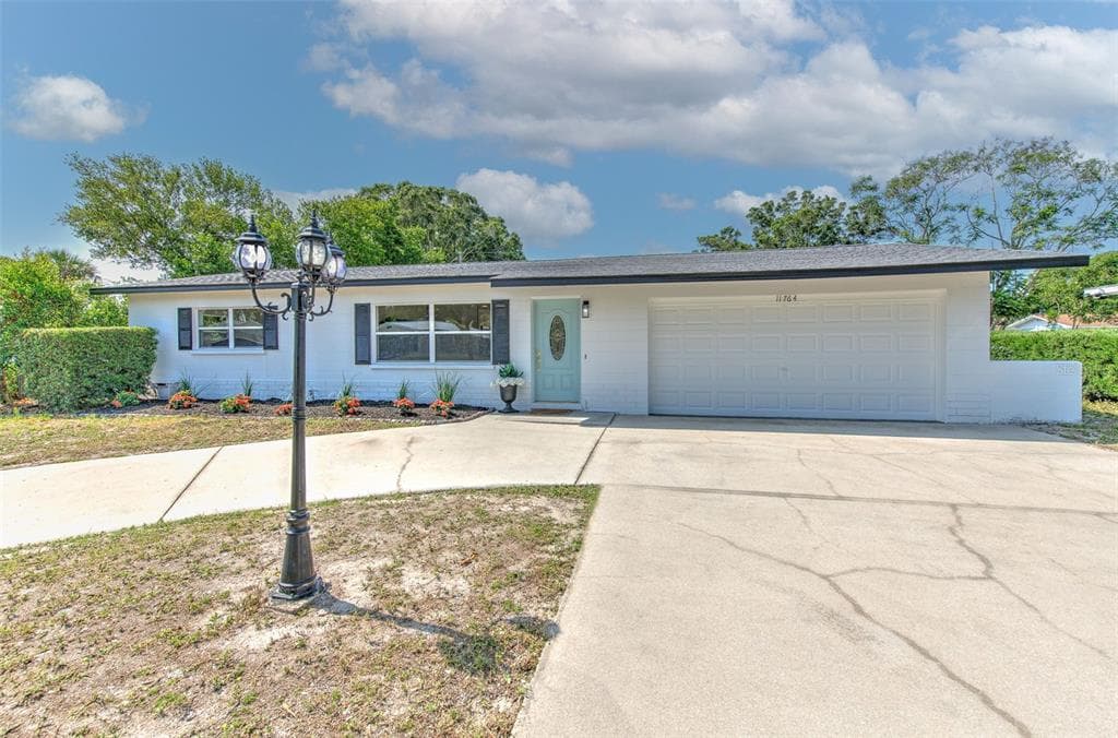 11764 86TH AVENUE SEMINOLE, FL 33772