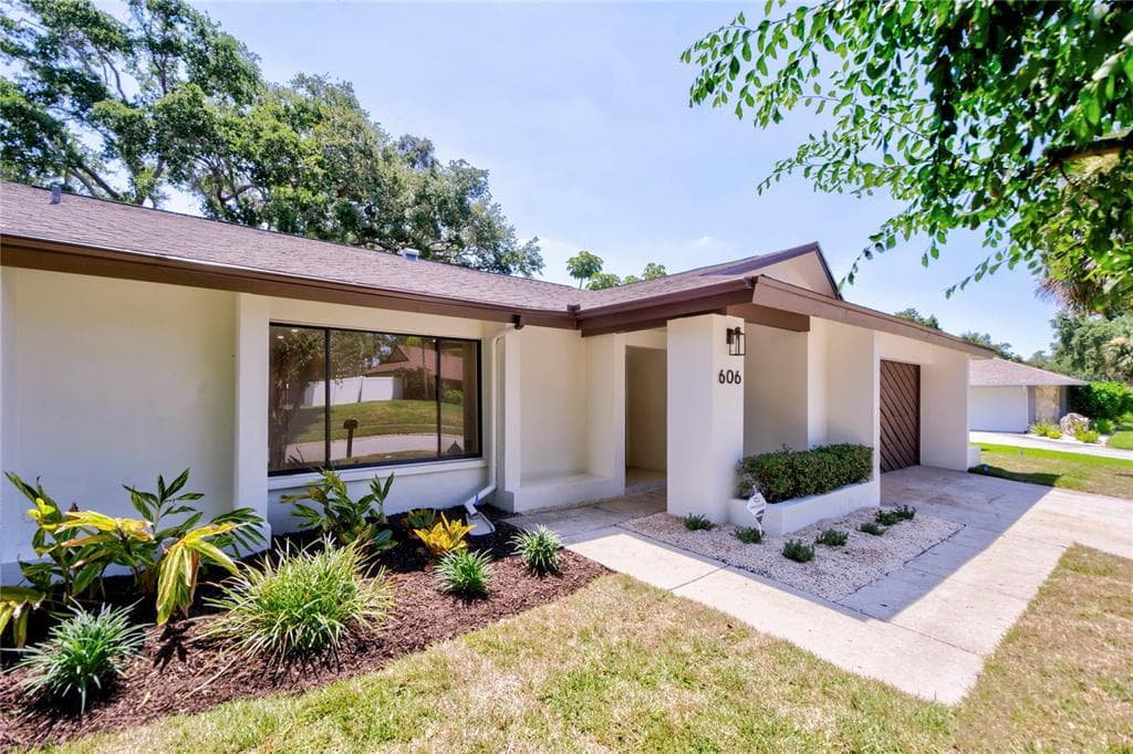 606 KNOLLWOOD DRIVE LARGO, FL 33770