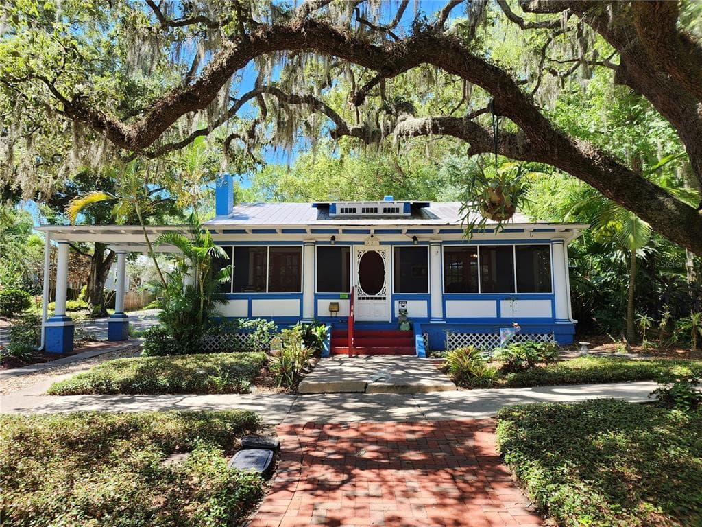 921 E BROAD STREET TAMPA, FL 33604