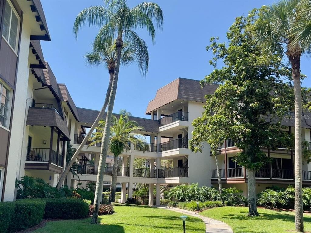 3035 COUNTRYSIDE BOULEVARD UNIT 27B CLEARWATER, FL 33761