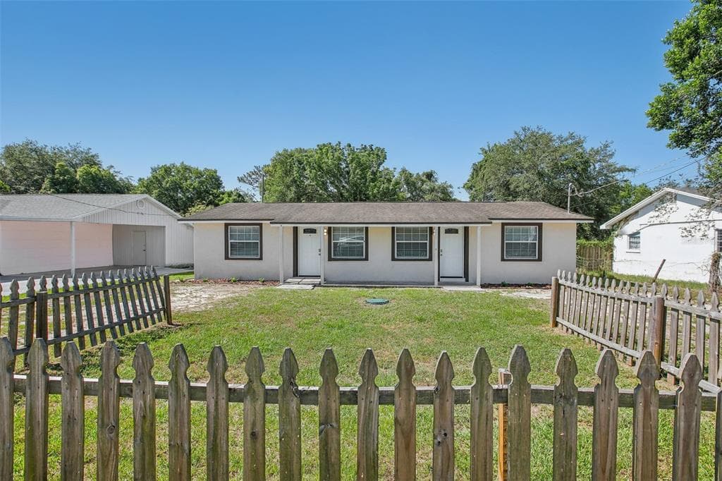 8703 W NAVAJO AVENUE TAMPA, FL 33637
