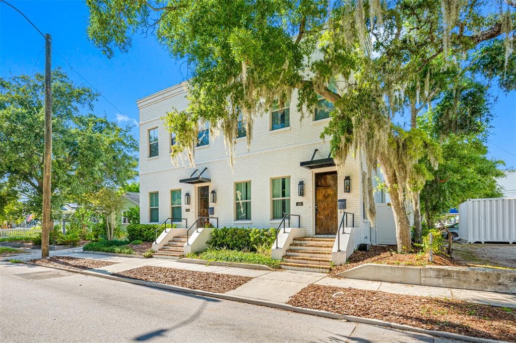 419 21ST AVENUE N ST PETERSBURG, FL 33704