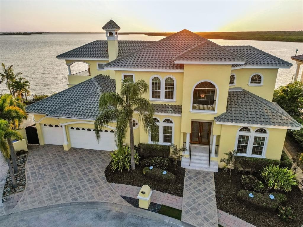 4104 CAUSEWAY VISTA DRIVE TAMPA, FL 33615