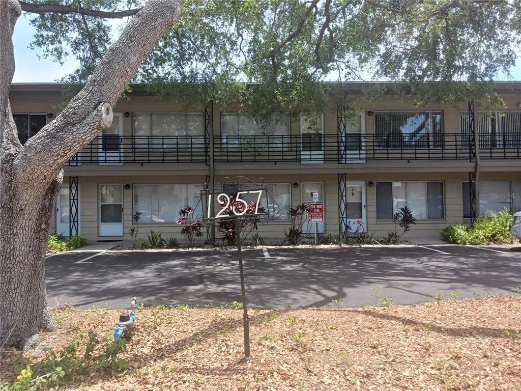 1257 DREW STREET UNIT 14 CLEARWATER, FL 33755