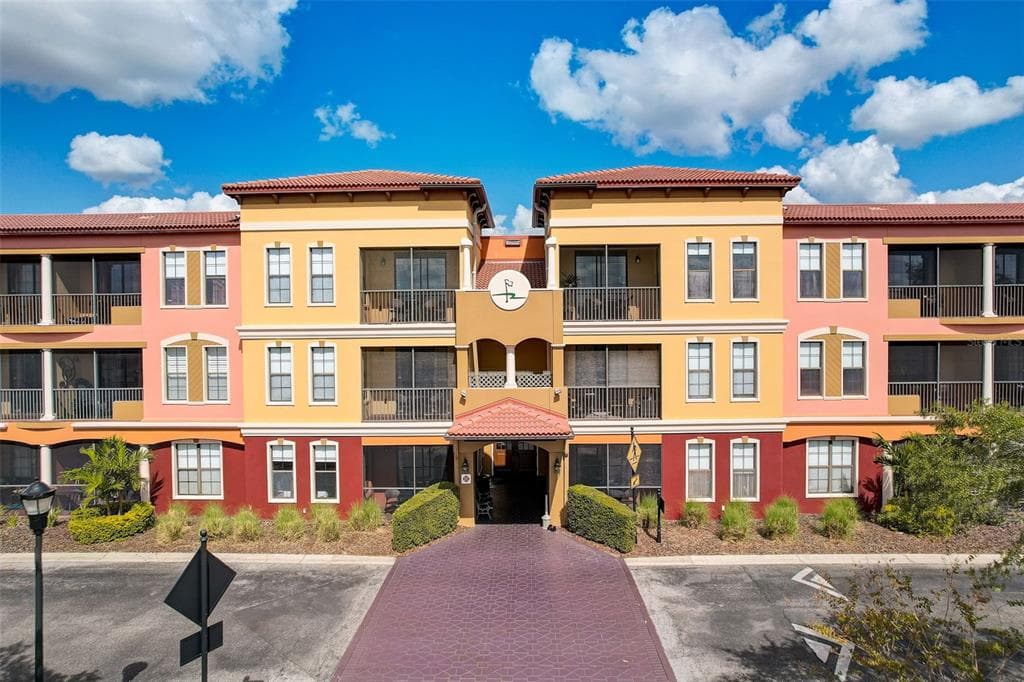 13941 CLUBHOUSE DRIVE UNIT 306 TAMPA, FL 33618
