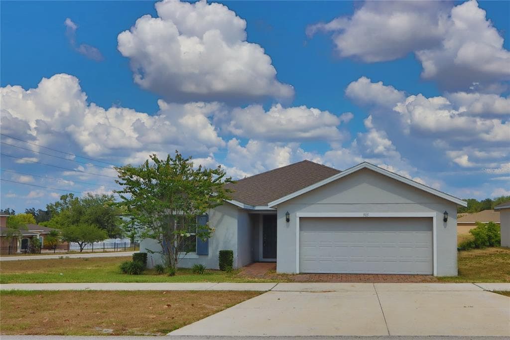 905 LUCERNE LOOP ROAD NE