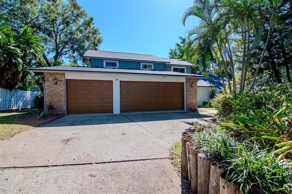 1550 CHESTNUT COURT W