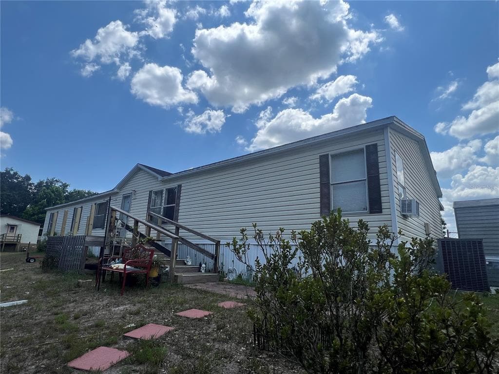 3211 FOX RIDGE BOULEVARD WESLEY CHAPEL, FL 33543