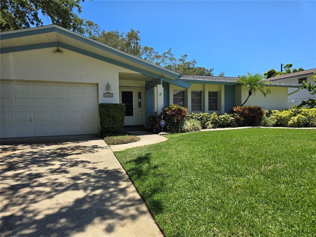 14560 BAY HILLS DRIVE LARGO, FL 33774