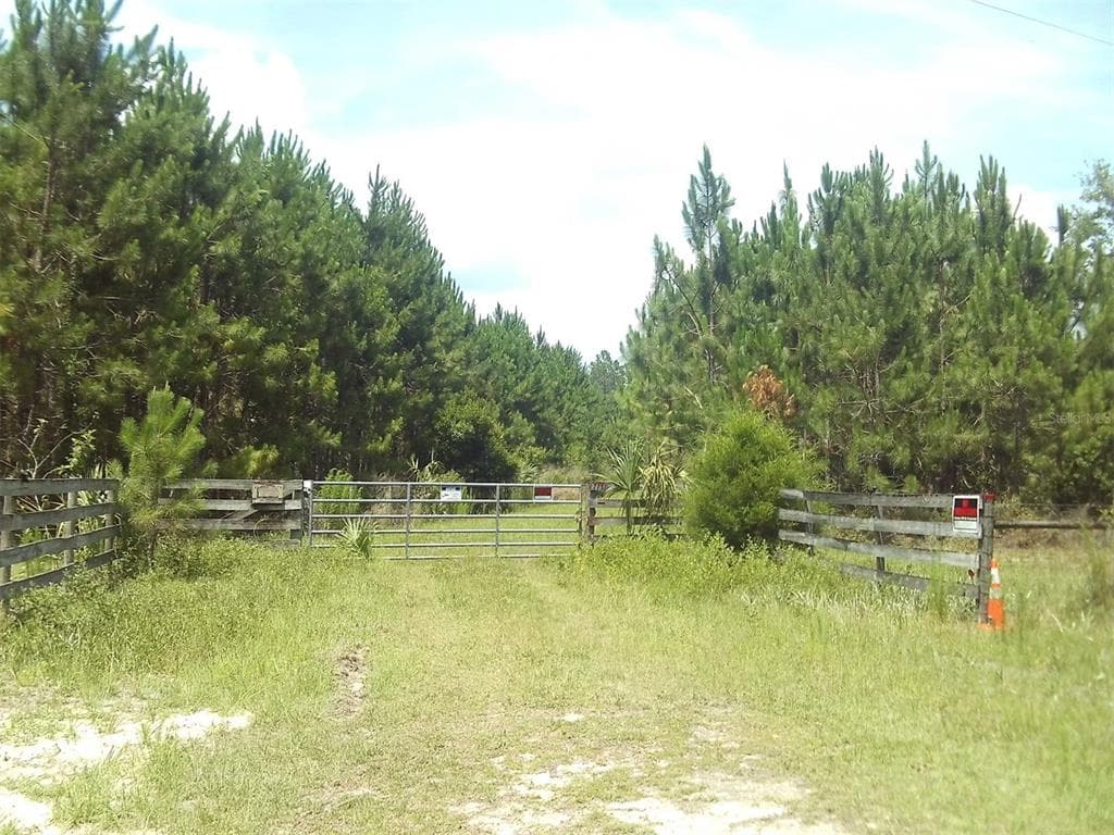 7751 SW 6TH PLACE CHIEFLAND, FL 32626