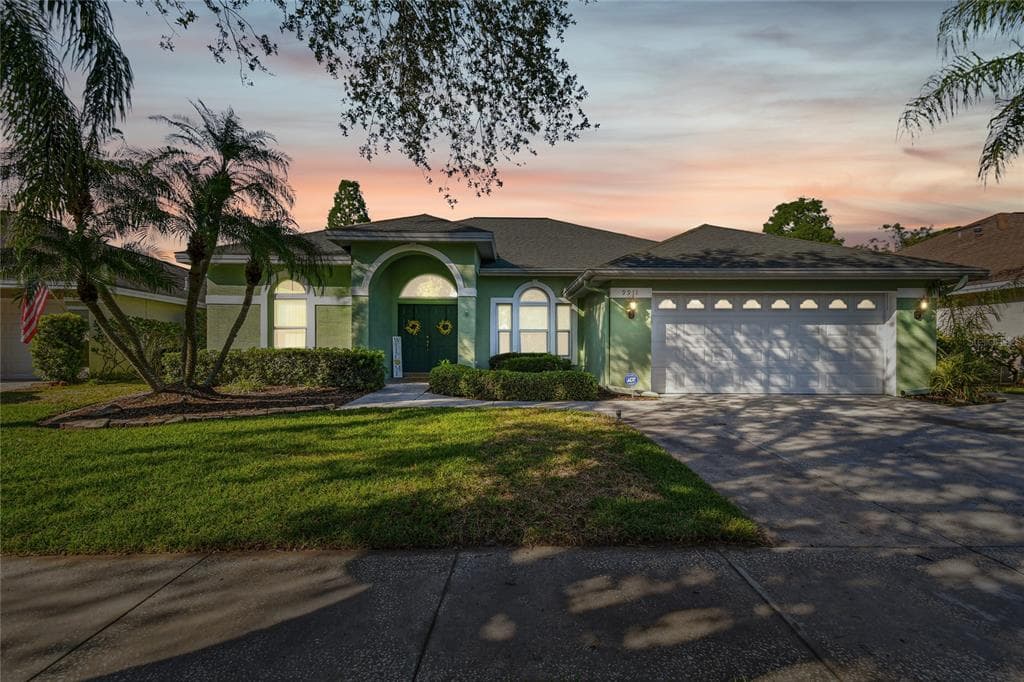 9911 WOODBAY DRIVE TAMPA, FL 33626