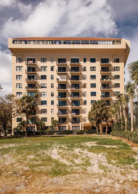 2109 BAYSHORE BOULEVARD UNIT 606 TAMPA, FL 33606