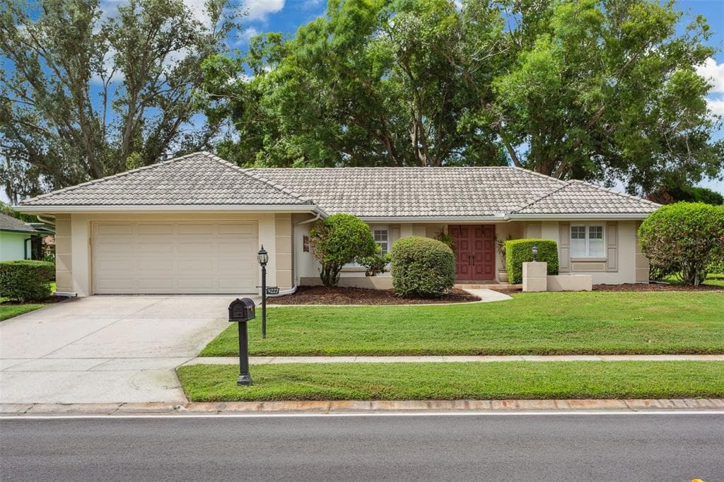 9227 PEBBLE CREEK DRIVE TAMPA, FL 33647