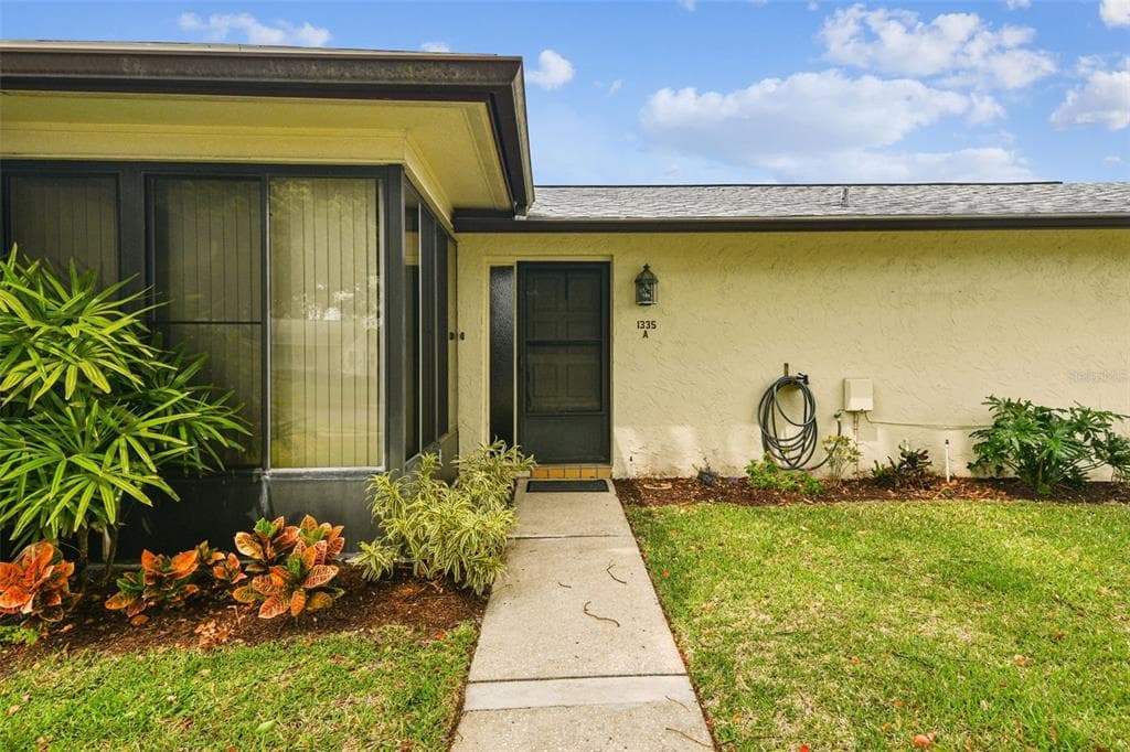 1335 QUEEN ANNE DRIVE UNIT A PALM HARBOR, FL 34684