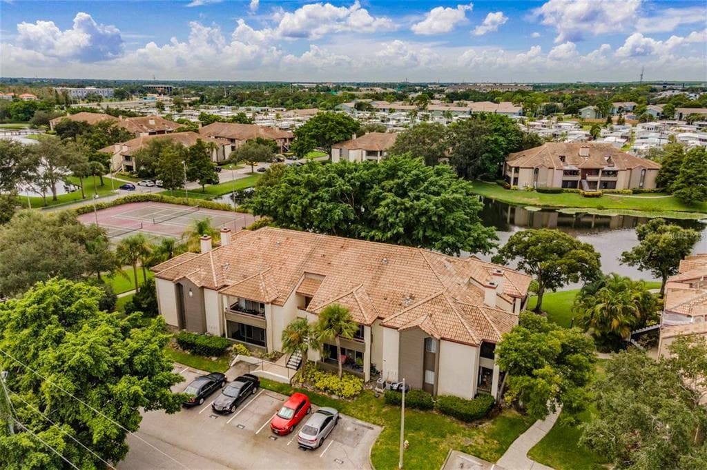 10263 GANDY BOULEVARD N UNIT 504 ST PETERSBURG, FL 33702